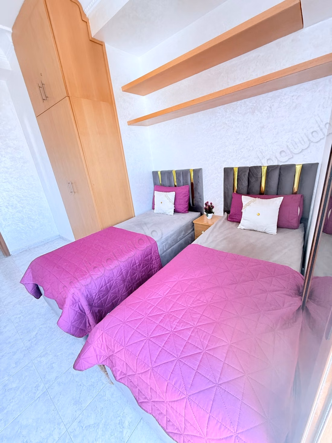 Seizoensverhuur in Tanger City Center. 2 comfortabele kamers. Terras en lift