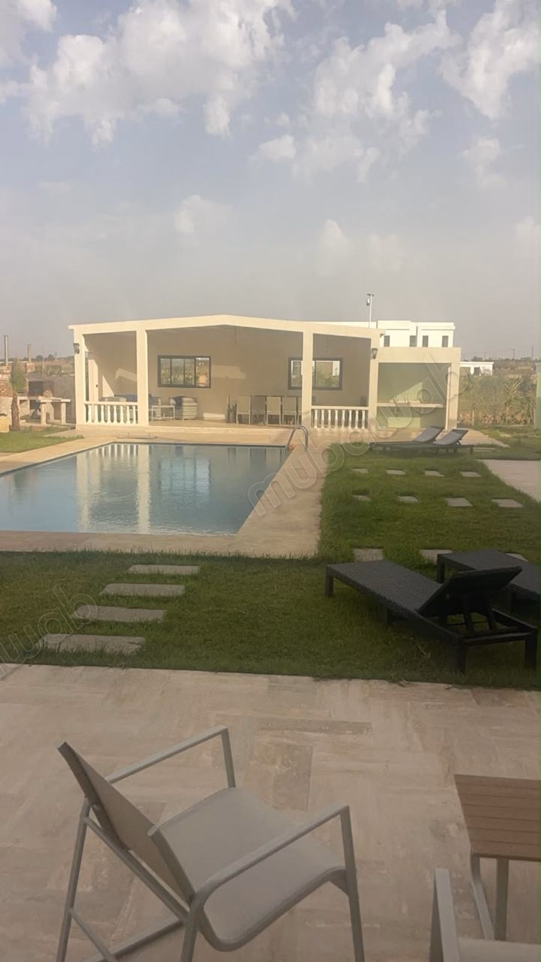 À vendre villa sur un terrain de 1 hectare