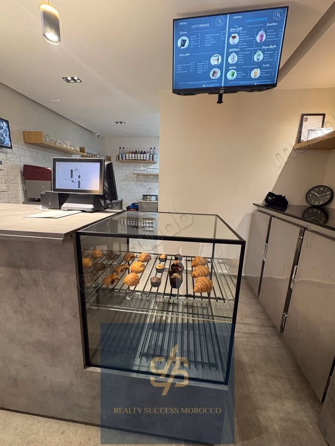 FOR RENT — Equipped & furnished café 68 m², Oulfa