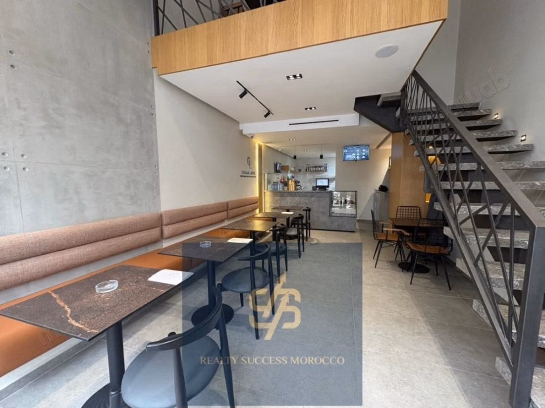 FOR RENT — Equipped & furnished café 68 m², Oulfa