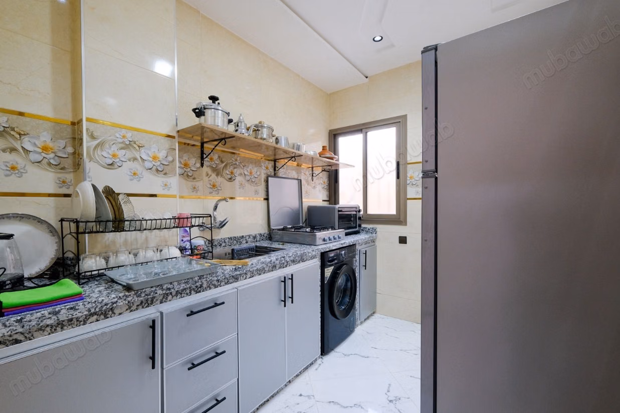 Apartments for rent in Ibn Jirir. Total area 100 m². Strong and durable door and central heating system