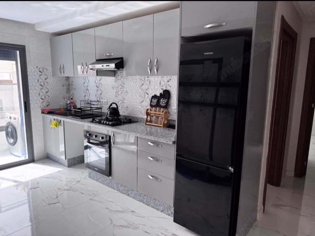 Location d'un appartement à Haut Founty. 
3 grandes pièces. 
Bien meublé