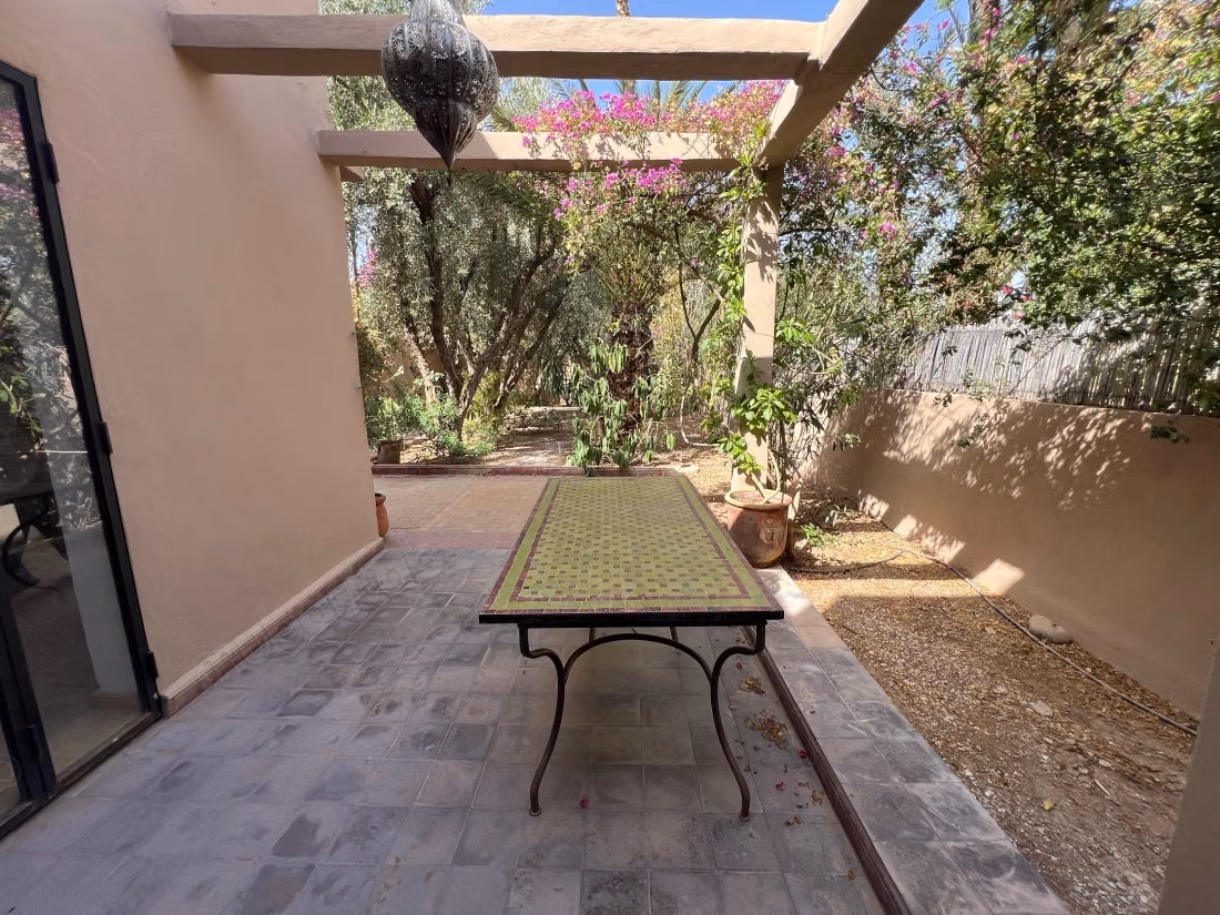 Luxury house for rent in Ennakhil Palmeraie. 4 comfortable rooms. Garden and terrace