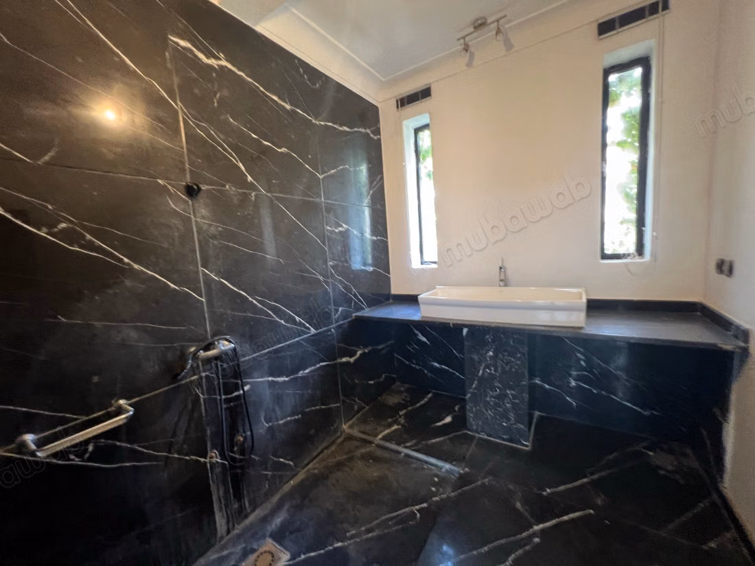 Luxury house for rent in Ennakhil Palmeraie. 4 comfortable rooms. Garden and terrace