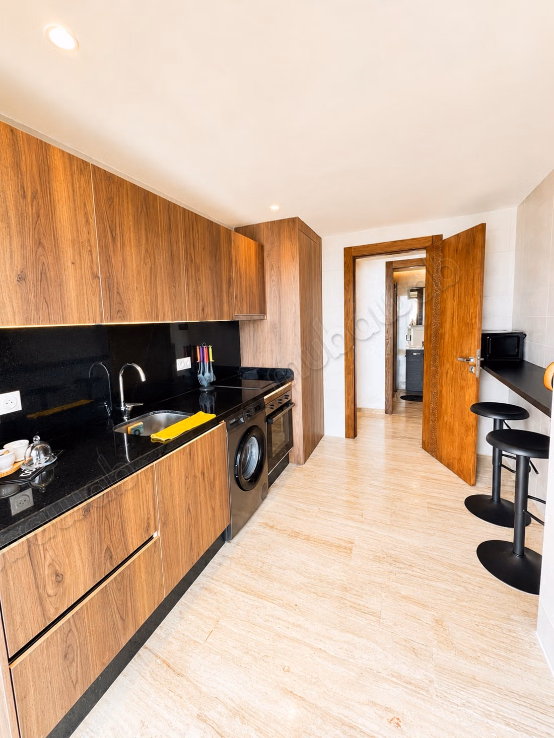 Seizoensverhuur in Bella Vista. 2 slaapkamers. Versterkte deur, beveiliging