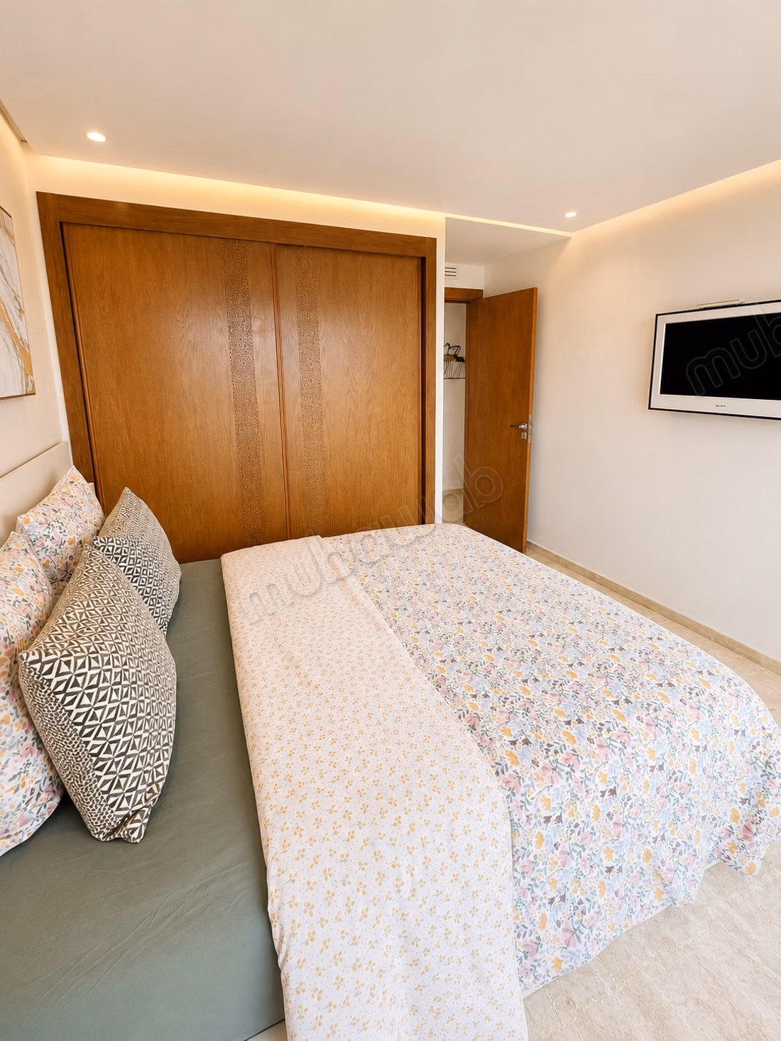 Seizoensverhuur in Bella Vista. 2 slaapkamers. Versterkte deur, beveiliging