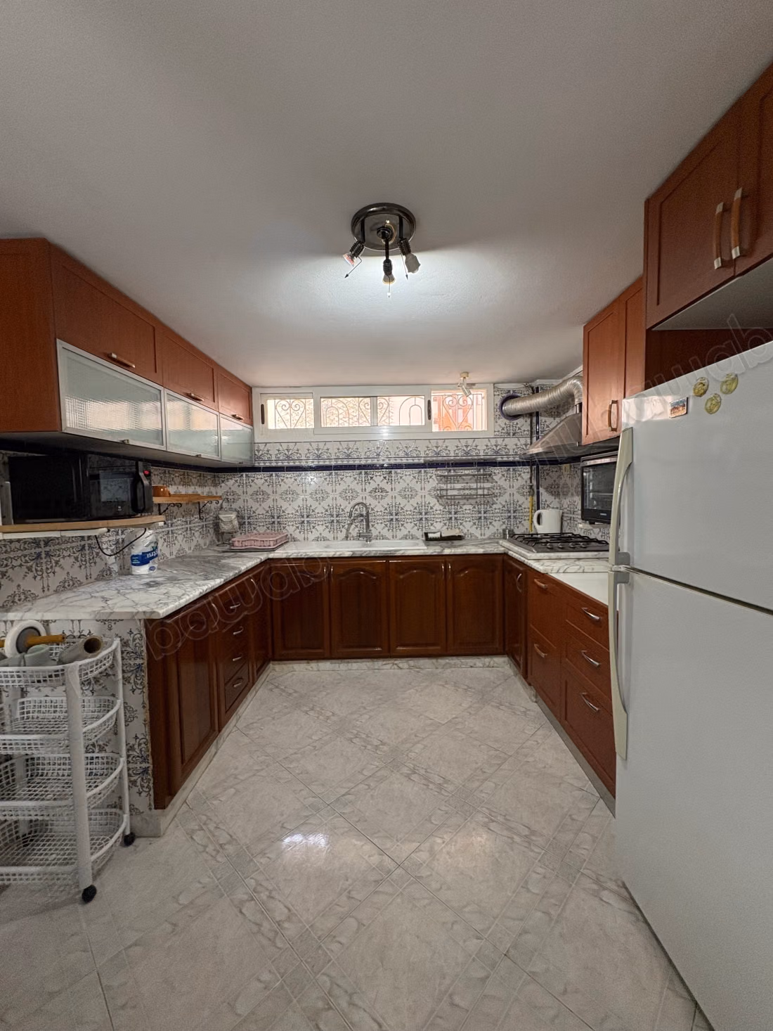 Furnished garden apartment for rent at the Corniche of Marsa. Area 120 m². Furnished