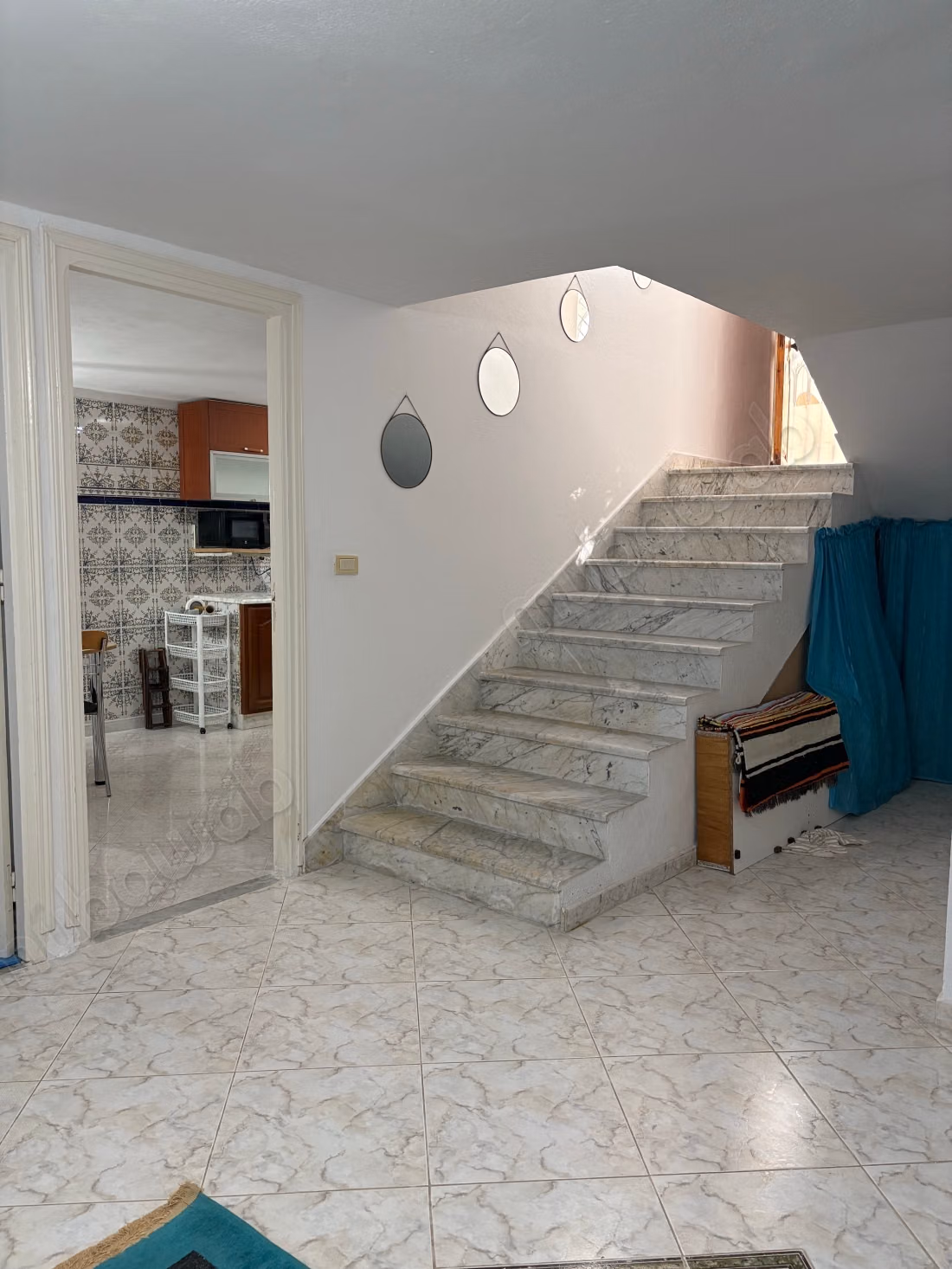 Furnished garden apartment for rent at the Corniche of Marsa. Area 120 m². Furnished