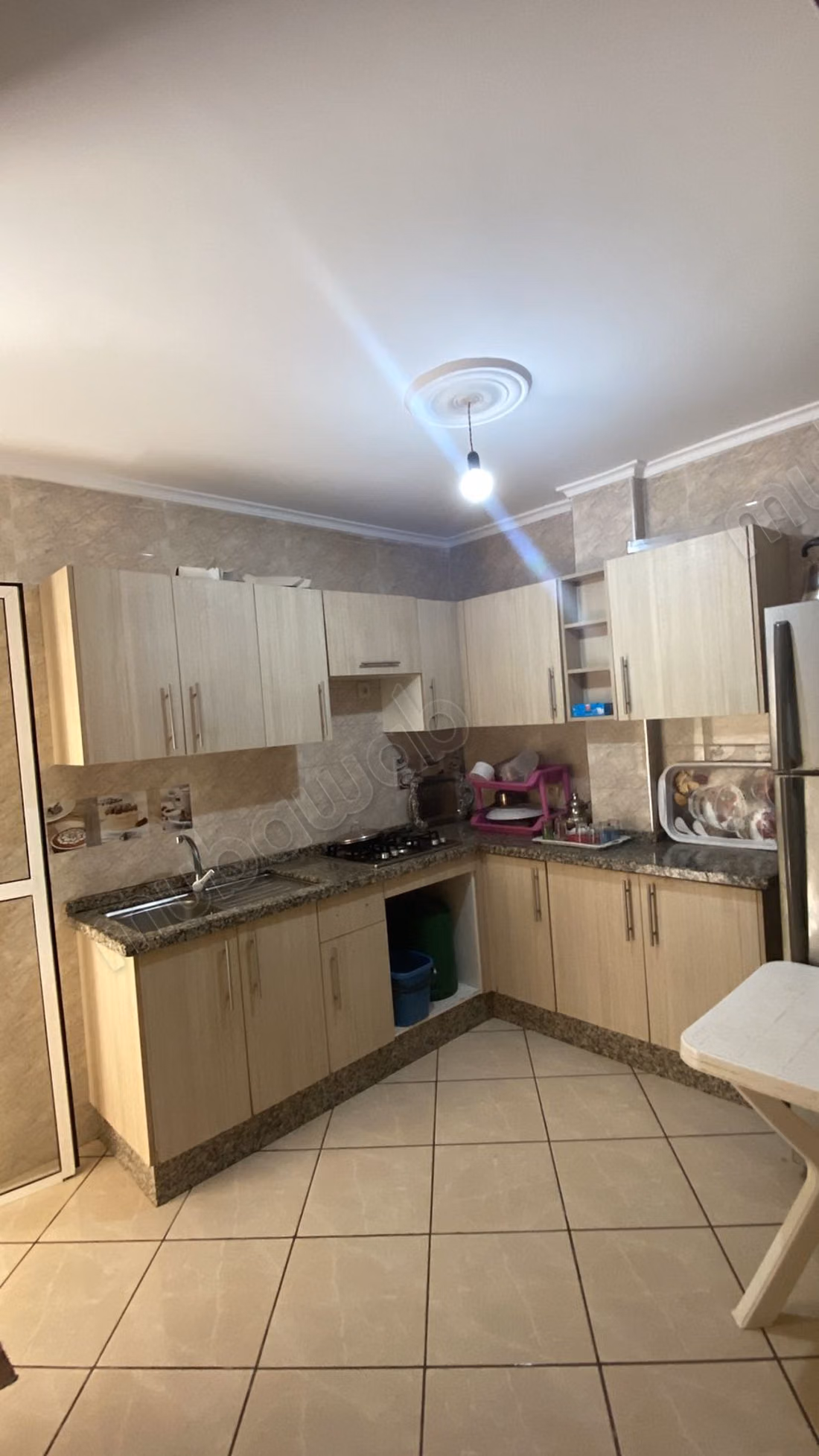 Appartement à vendre à M'diq. 2 grandes pièces. Meublé