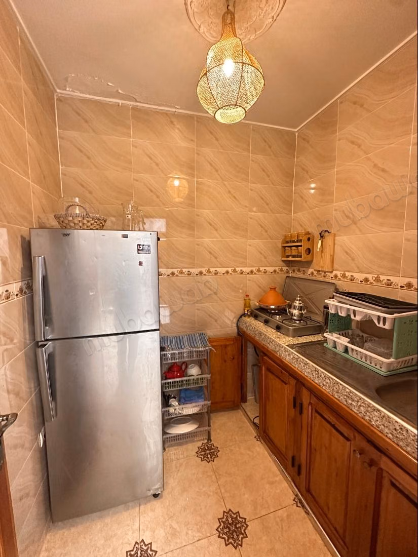 Location d'un appartement à Sidi Bou Amar. 5 grandes pièces. Salon traditionnel marocain, résidence sécurisée