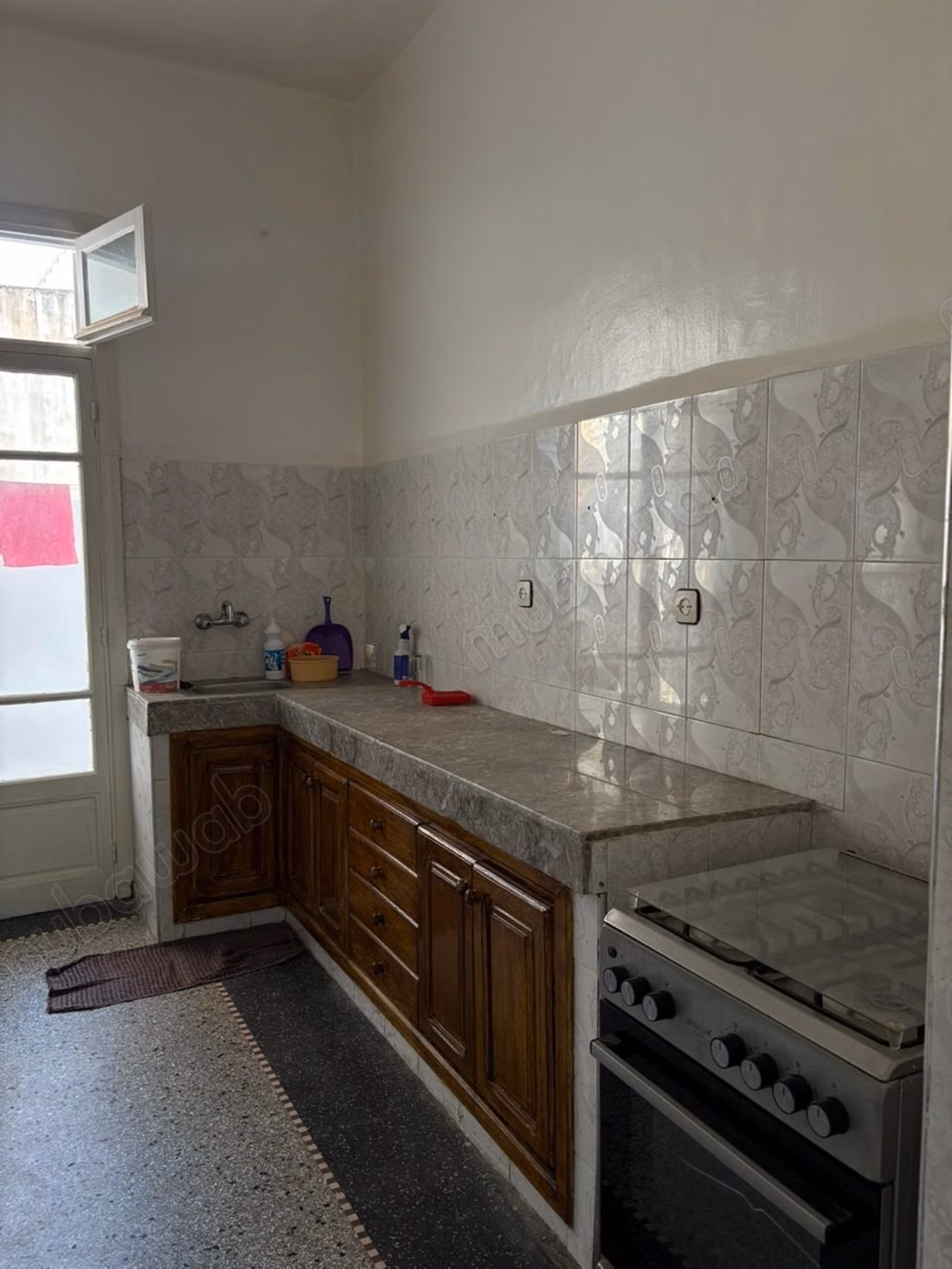 Huur een appartement in het Hassan Centrum. 2 kamers. Goed ingericht