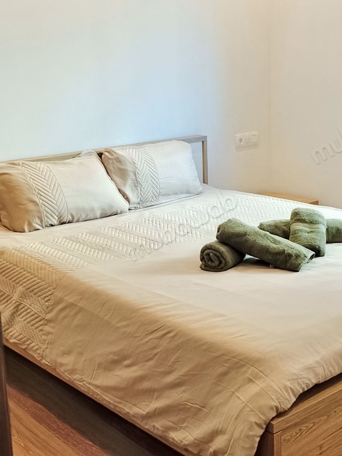Luxe 3 slaapkamer airconditioned suite garage 2 badkamers balkon