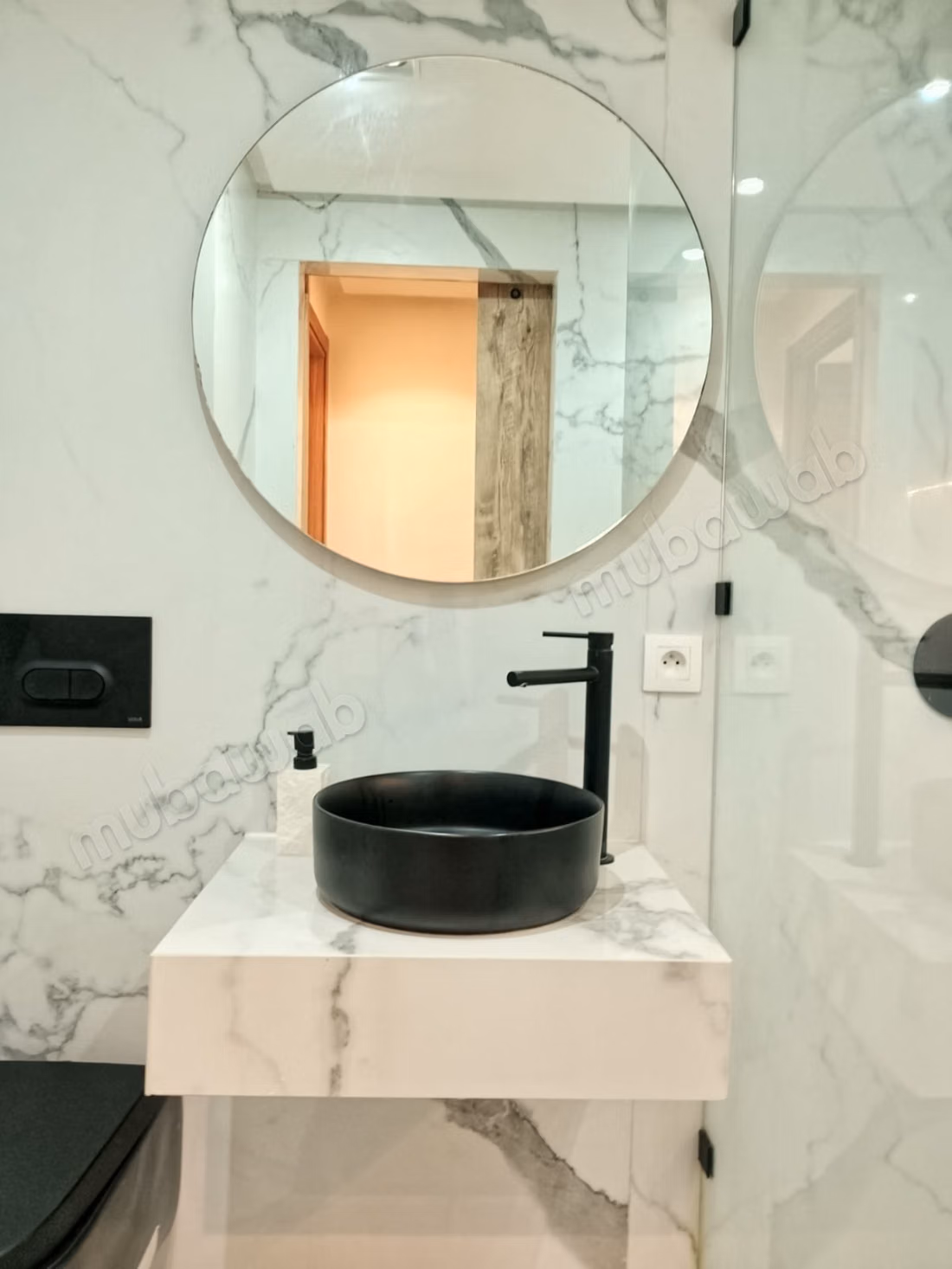 Luxe 3 slaapkamer airconditioned suite garage 2 badkamers balkon