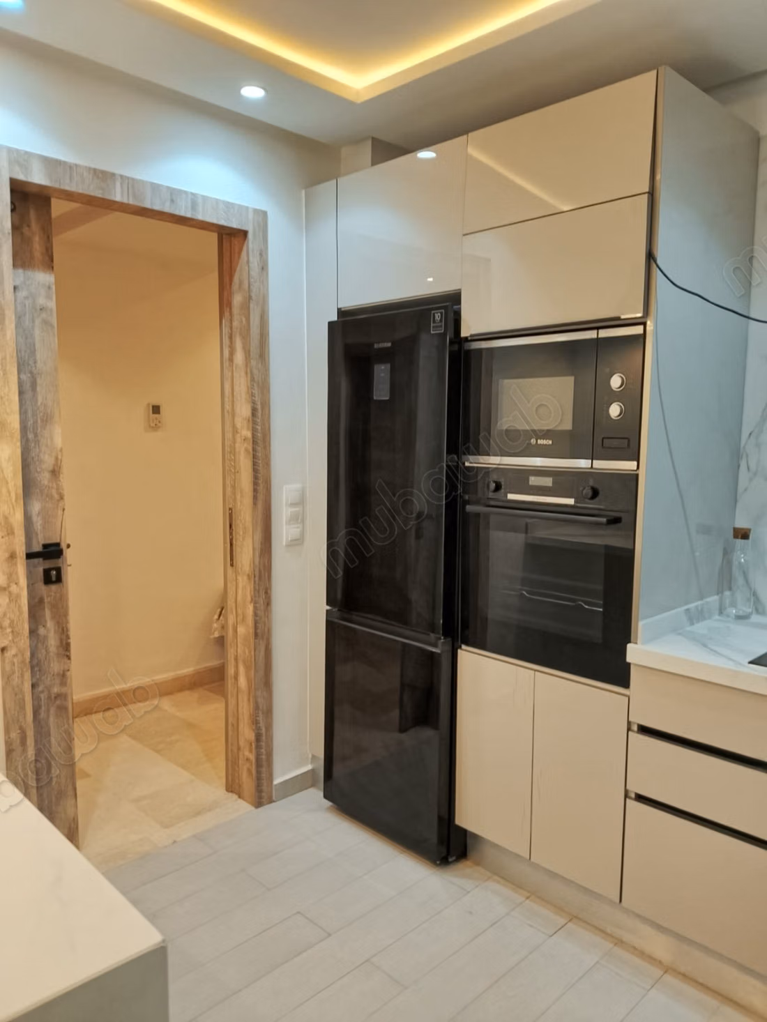 Luxe 3 slaapkamer airconditioned suite garage 2 badkamers balkon