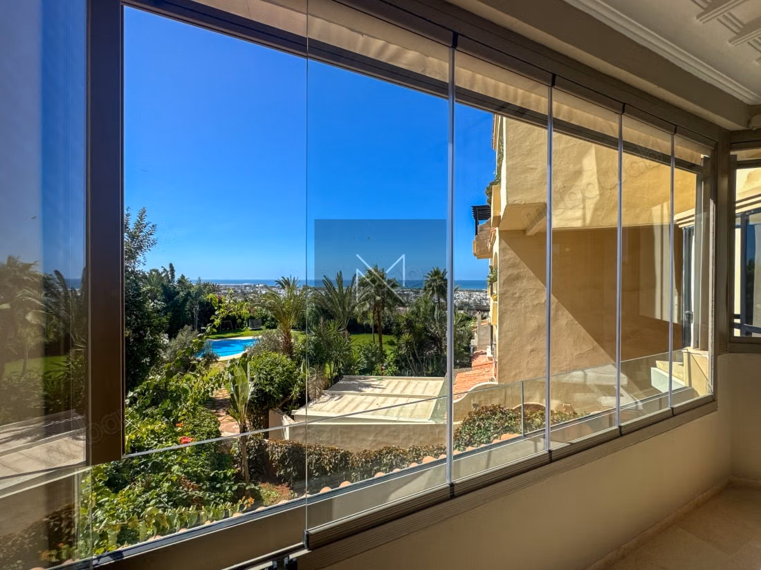 Splendido appartamento in affitto a Ain Diab. Superficie di 220 m². Arredato