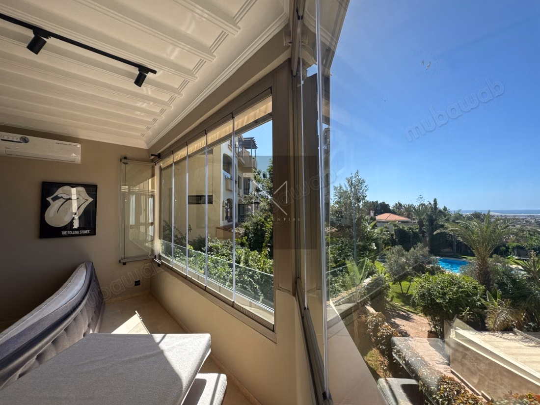 Splendido appartamento in affitto a Ain Diab. Superficie di 220 m². Arredato