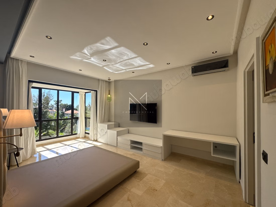 Splendido appartamento in affitto a Ain Diab. Superficie di 220 m². Arredato