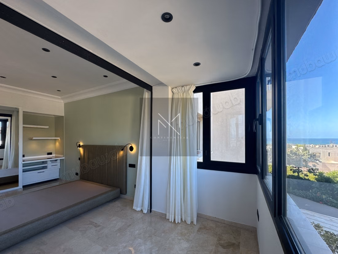 Splendido appartamento in affitto a Ain Diab. Superficie di 220 m². Arredato