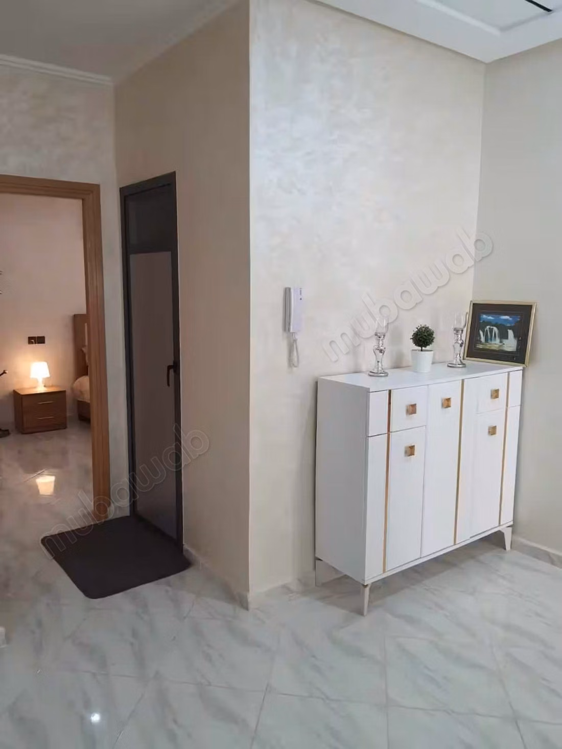 Appartement de vacances à louer à Marjane. 
Surface de 80 m². 
Double vitrage et chauffage central