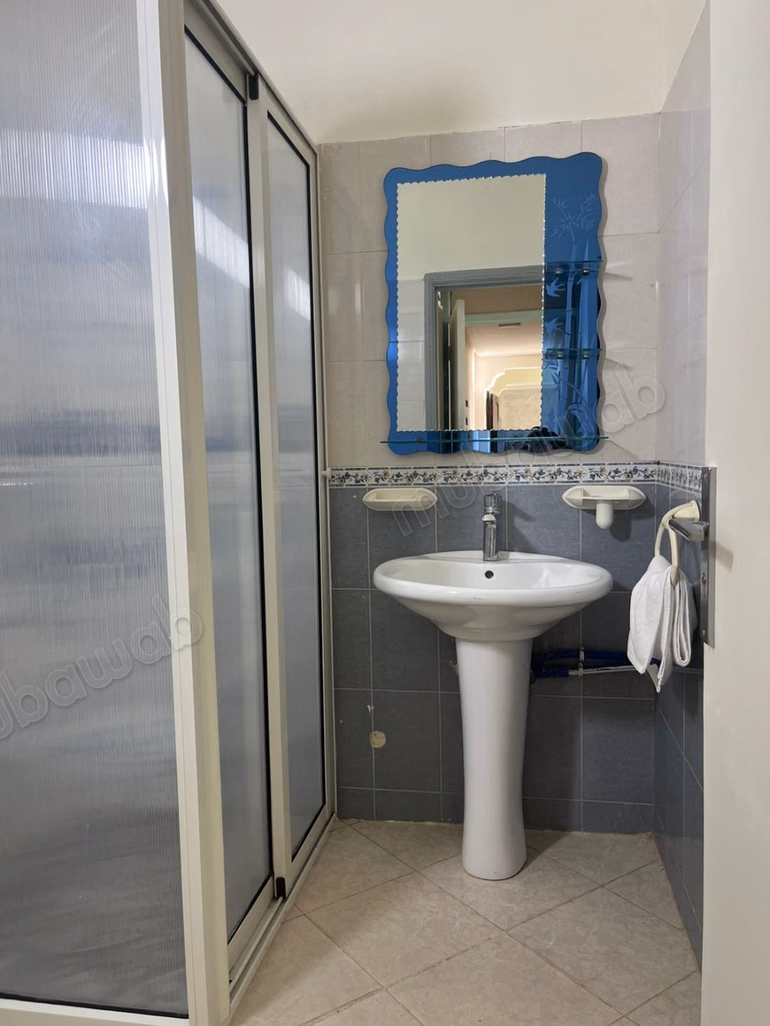 Appartement en location à Harhoura. 
Superficie 80 m². 
Meublé