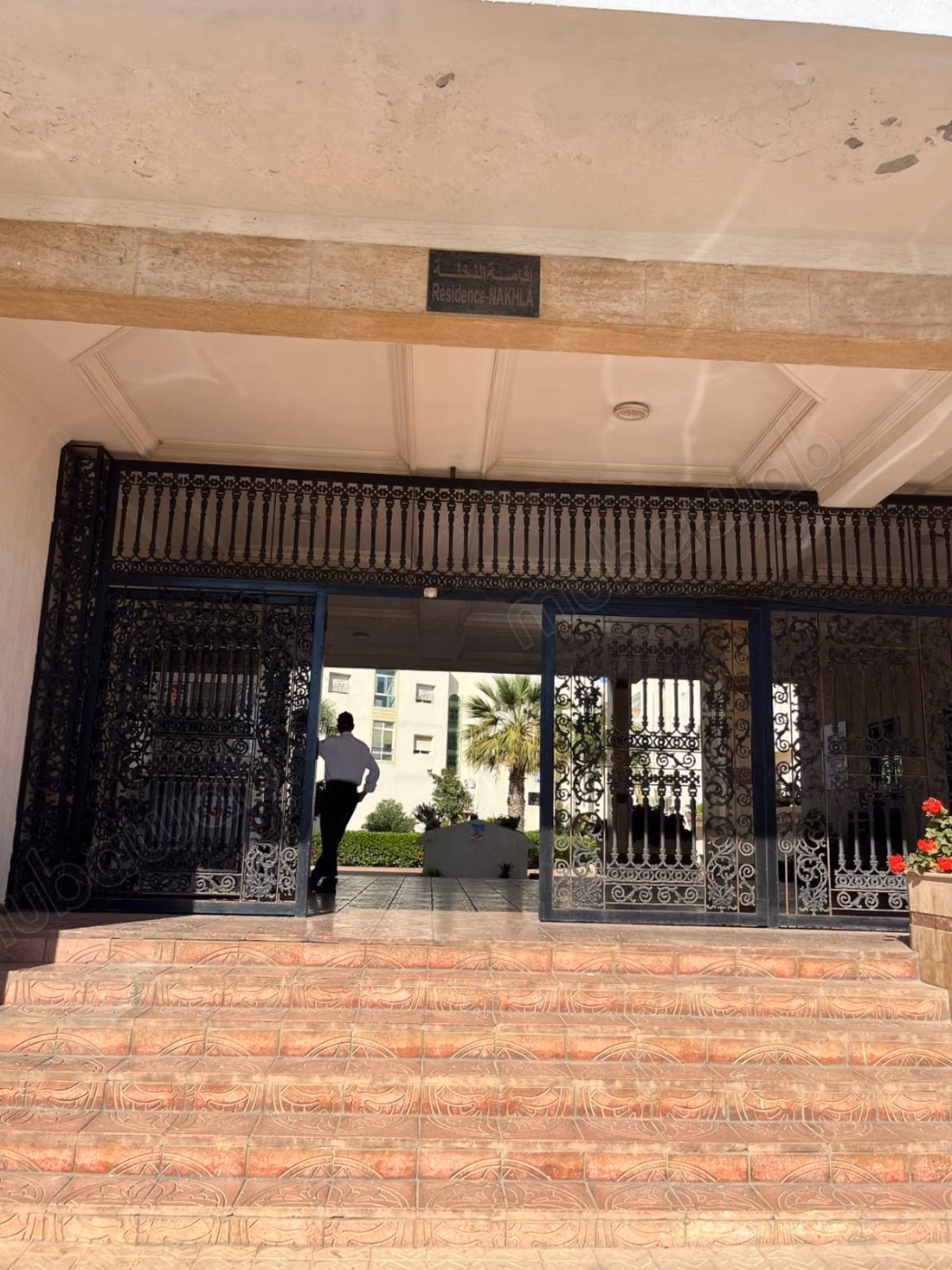 Appartement en location à Harhoura. 
Superficie 80 m². 
Meublé