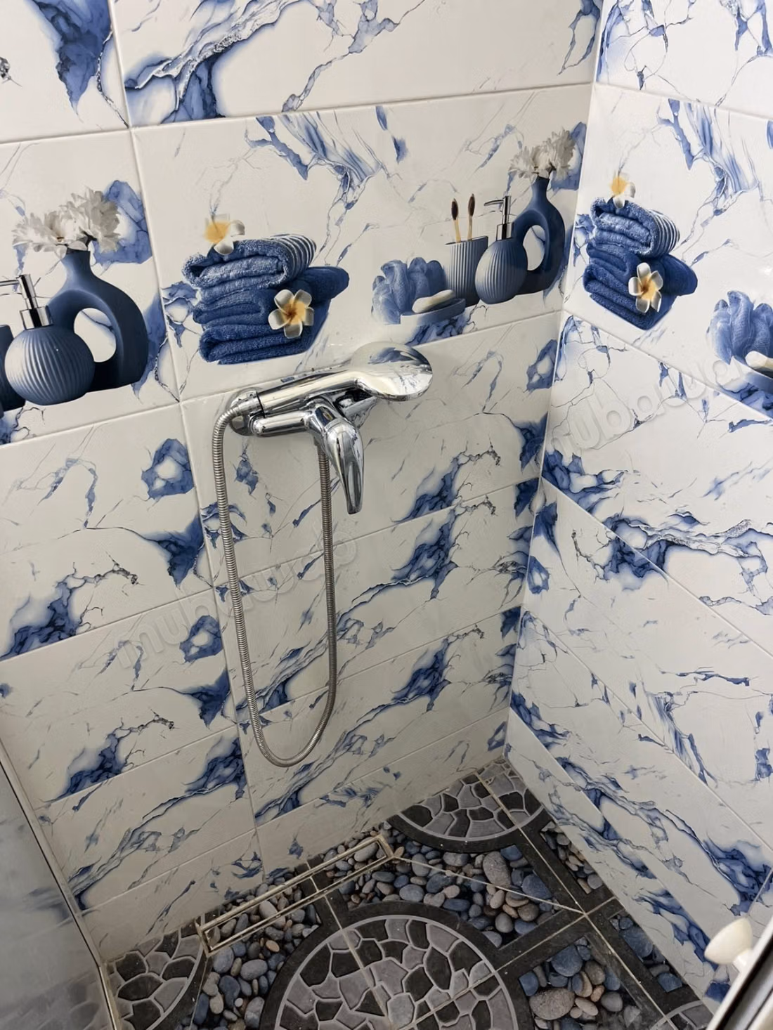 Appartement en location à Harhoura. 
Superficie 80 m². 
Meublé