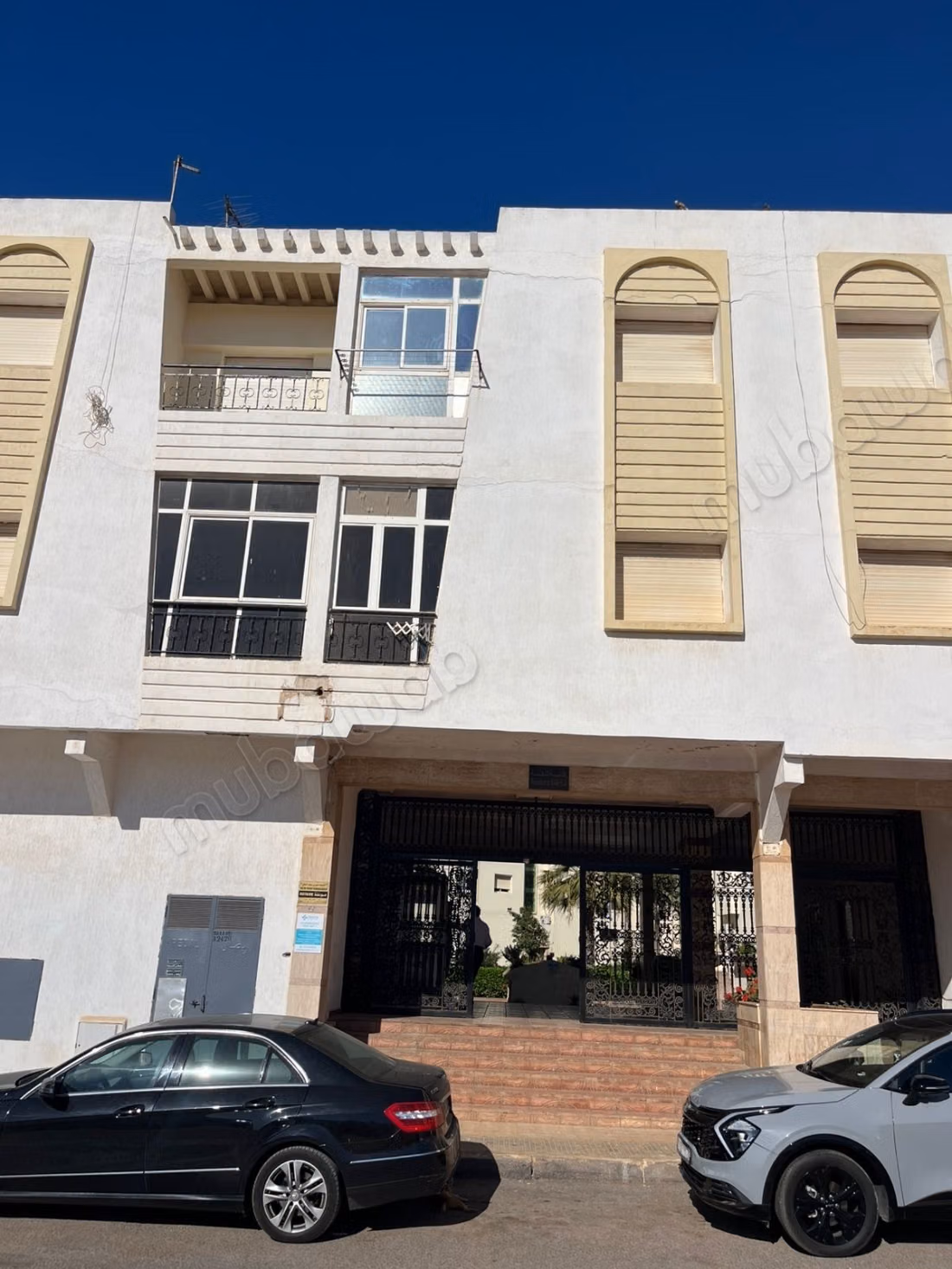 Appartement en location à Harhoura. 
Superficie 80 m². 
Meublé
