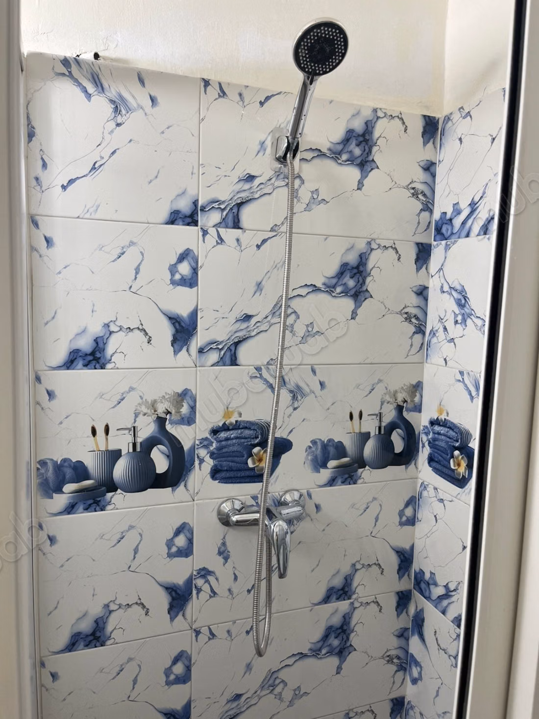 Appartement en location à Harhoura. 
Superficie 80 m². 
Meublé