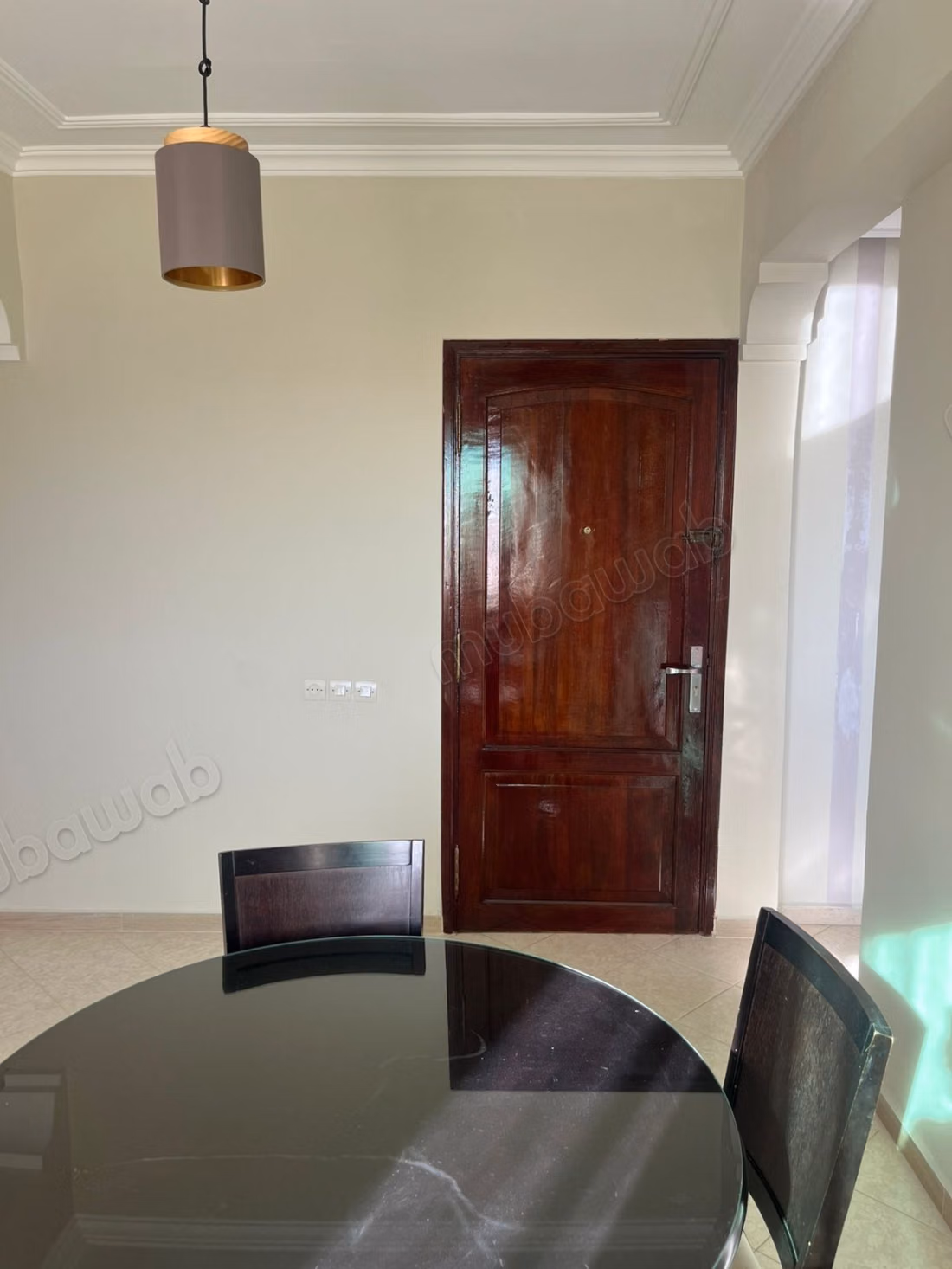 Appartement en location à Harhoura. 
Superficie 80 m². 
Meublé
