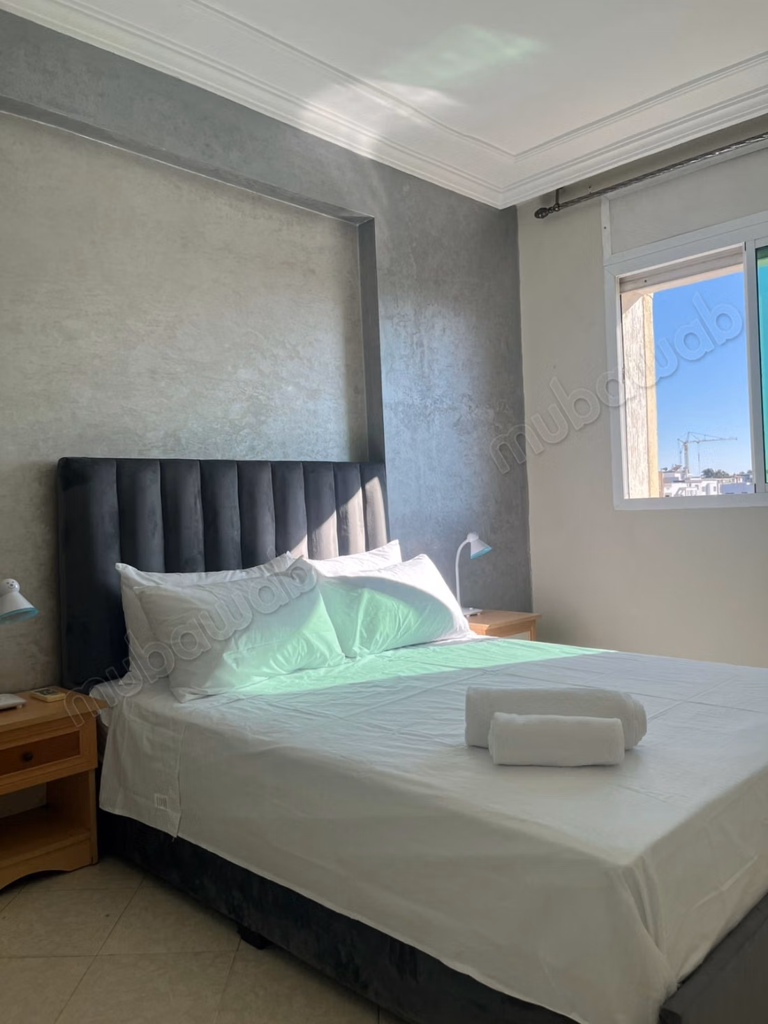 Appartement en location à Harhoura. 
Superficie 80 m². 
Meublé