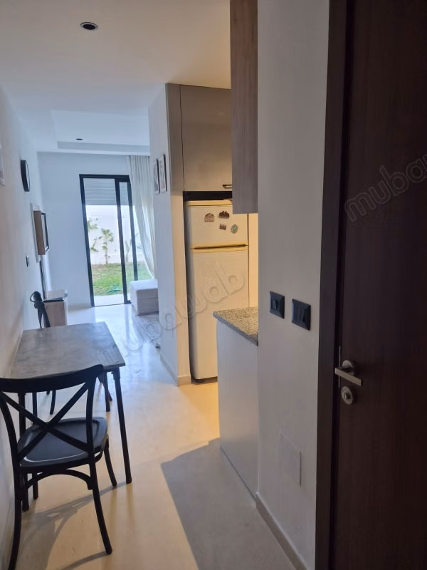 Appartamento in affitto a Chotrana 3.1 bella camera. Arredato
