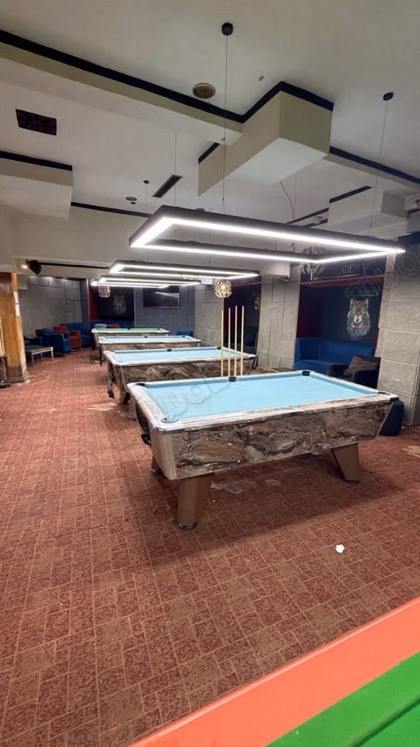 Urgent Local Commercial de 302 M² en Sous Sol