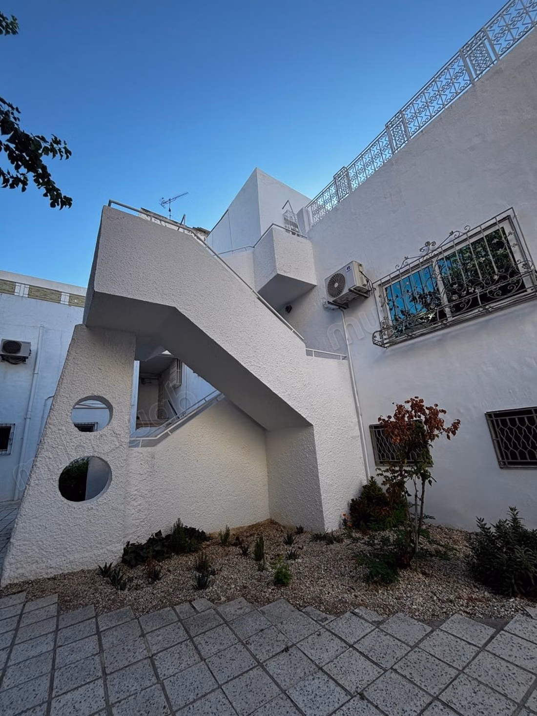 Triplex for sale at uv4 menzah6