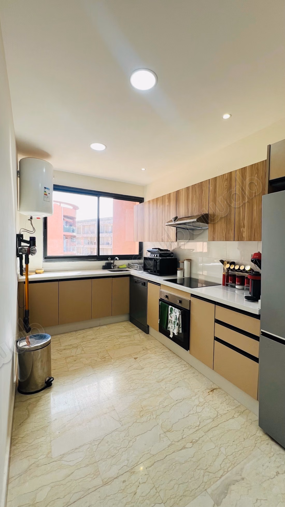 Beautiful apartment for rent in Guéliz. 7 comfortable rooms. Furnished
