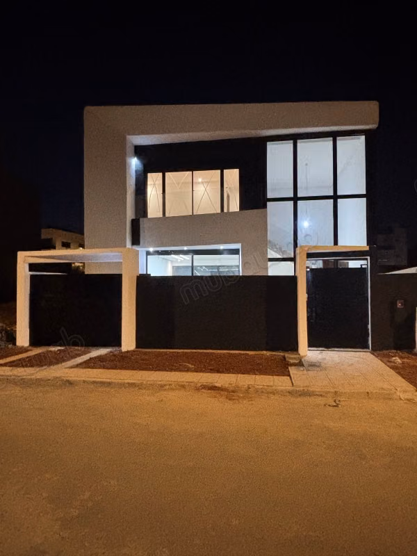 High-end villa for sale in Tamesna. 4 beautiful bedrooms. Beautiful terrace and garden