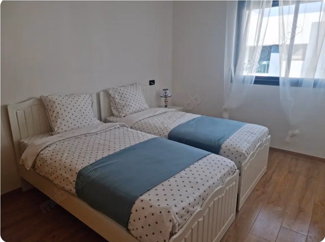 Apartamento en venta en Harhoura. 4 grandes habitaciones. Bien amueblado