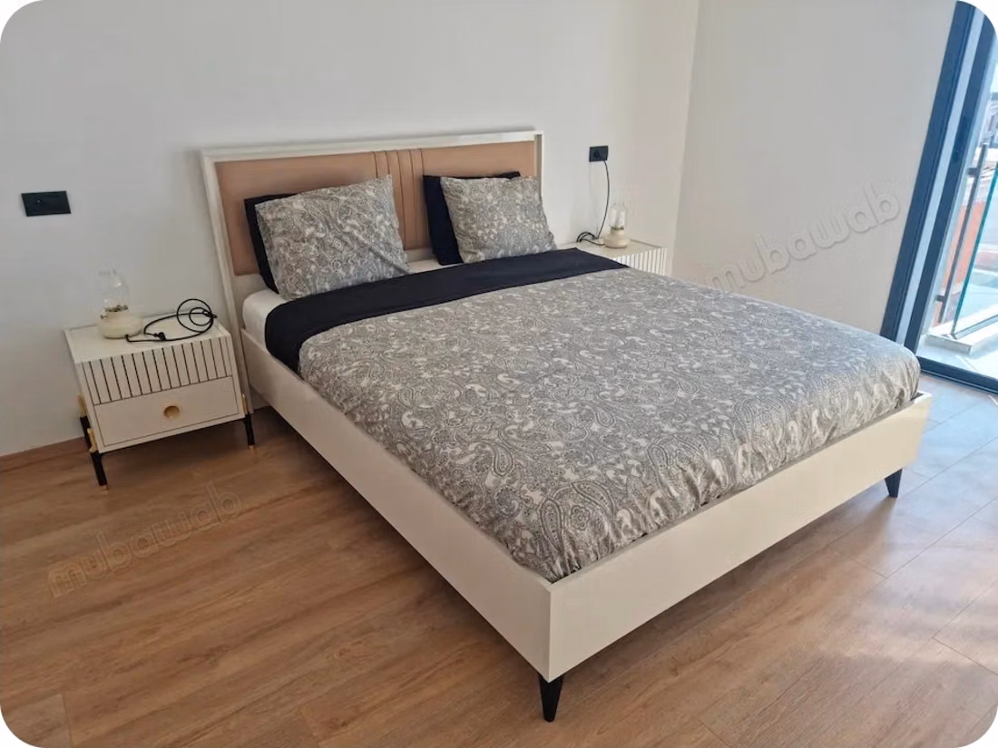 Apartamento en venta en Harhoura. 4 grandes habitaciones. Bien amueblado