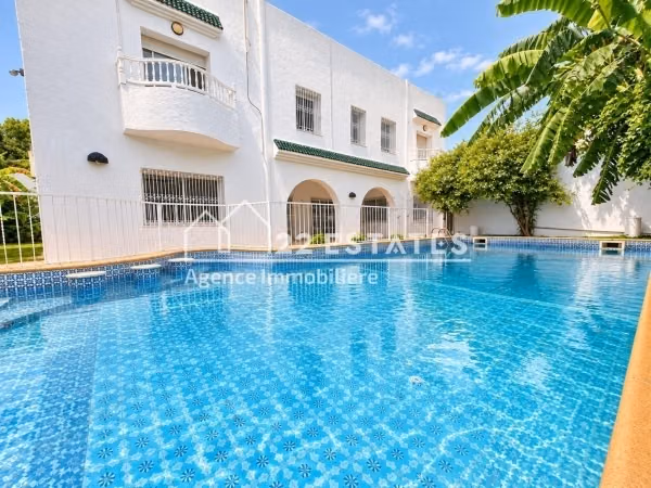 Villa S6 con piscina a Cartagine Salammbô