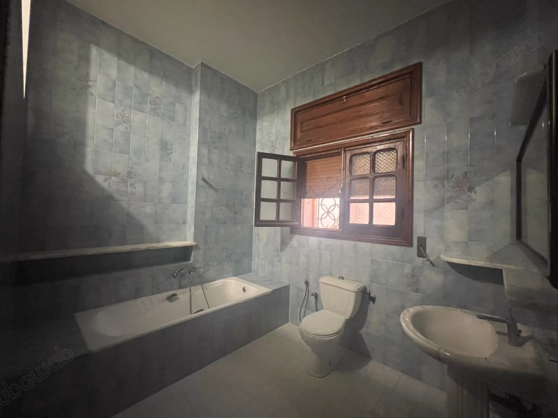 Villa with large garden in El Ghazela
