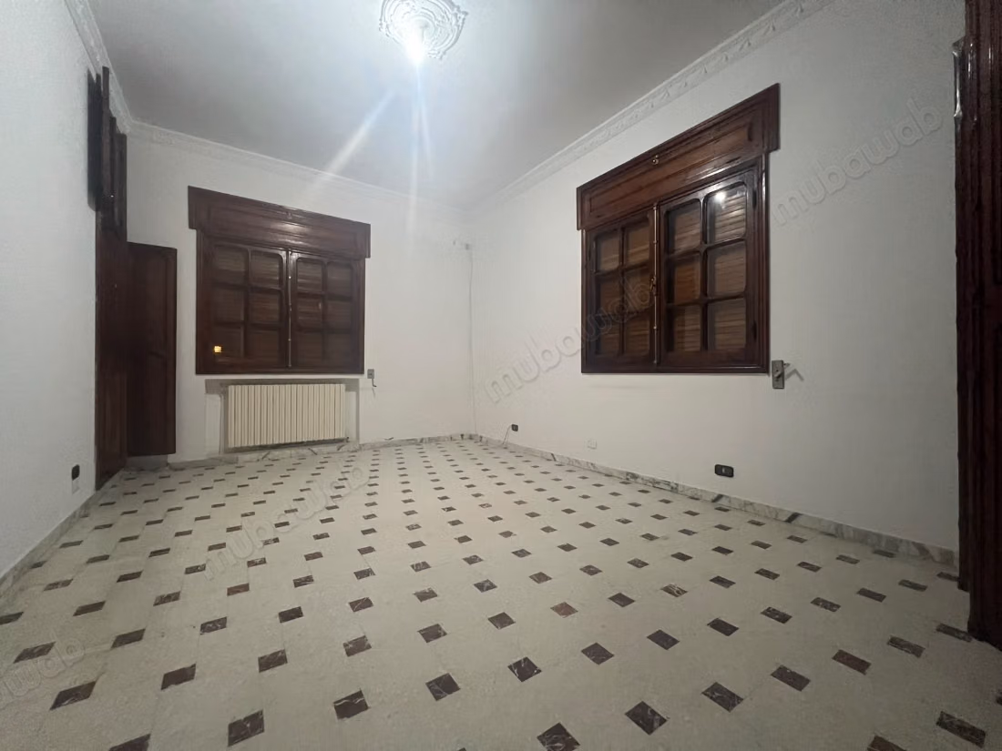 Villa with large garden in El Ghazela