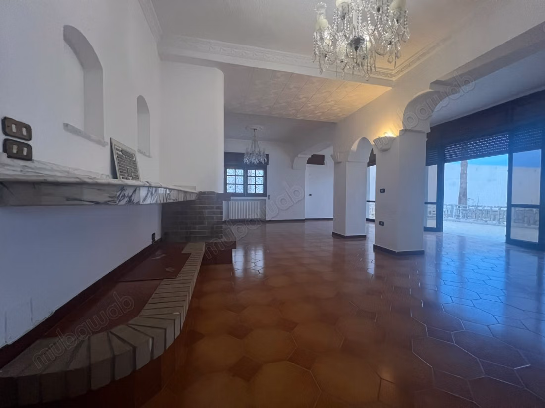 Villa with large garden in El Ghazela