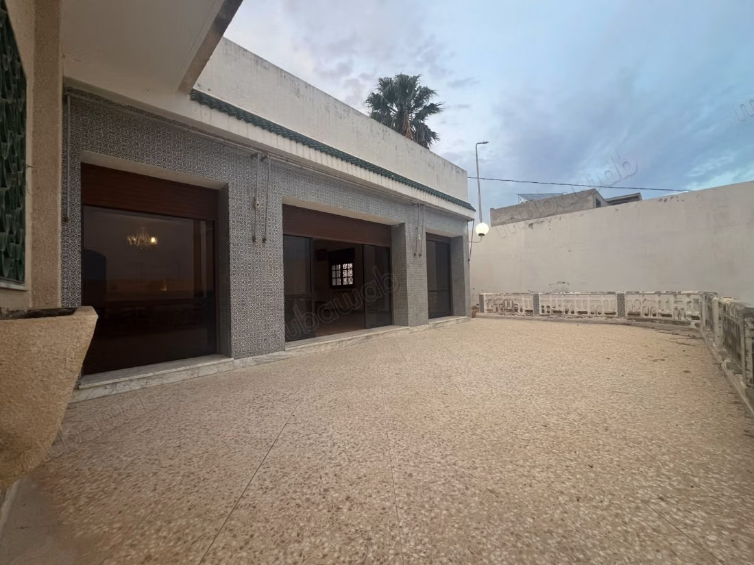 Villa with large garden in El Ghazela