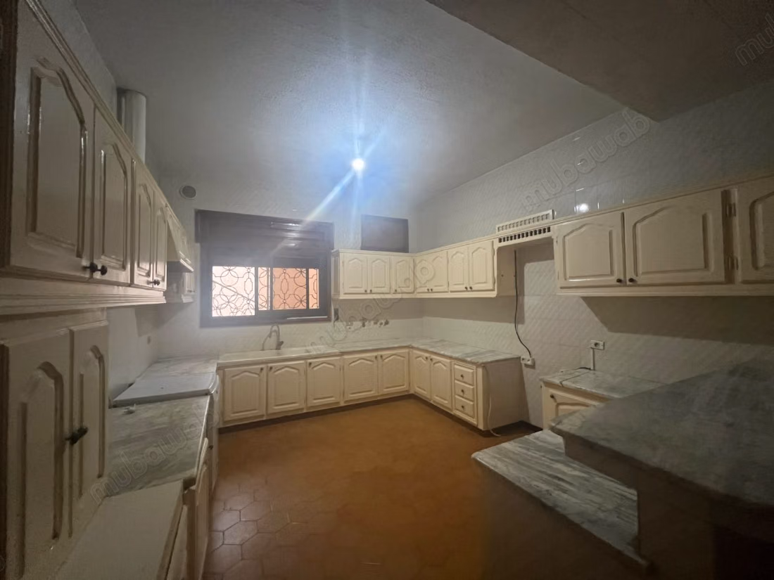 Villa with large garden in El Ghazela