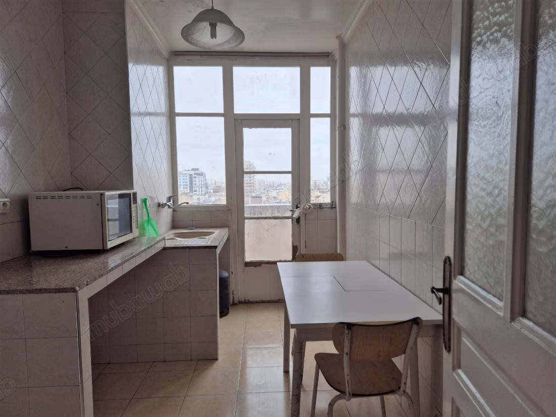 Art Deco-appartement met terras aan de Bd Resistance