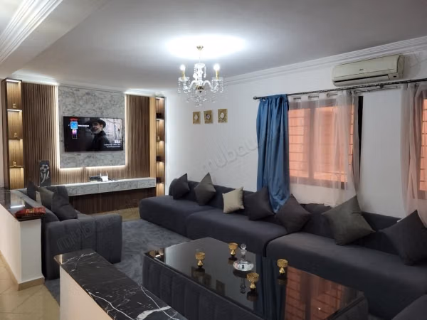 Apartamento amueblado en alquiler cerca de Sup de Co