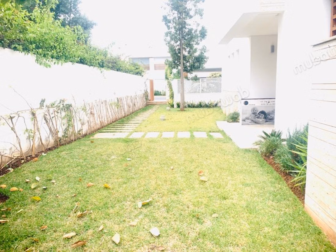 Verkoop van Half-Vrijstaande Villa in Bouskoura Groene Stad