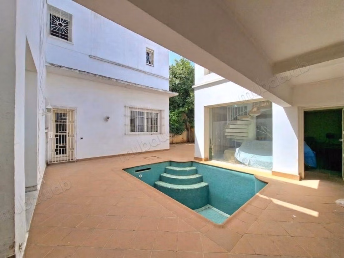 Villa commercial à louer – 700m2 utile Oasis