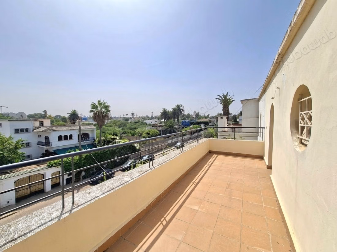 Villa commercial à louer – 700m2 utile Oasis