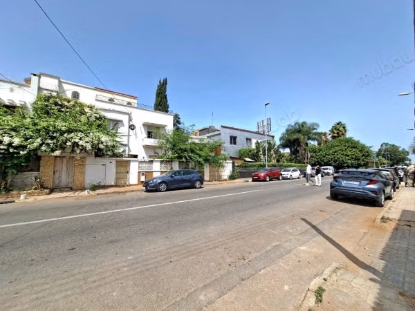 Villa commercial à louer – 700m2 utile Oasis
