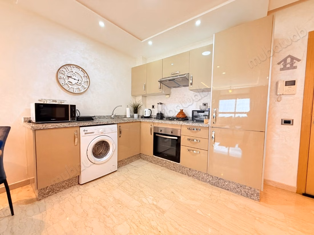 High-end furnished studio without overlooking